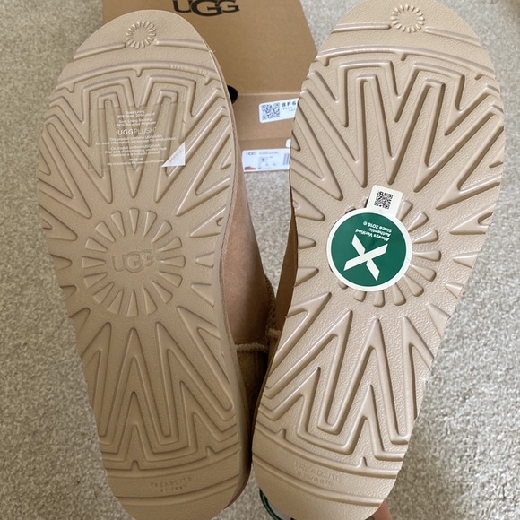 Brand new UGG classic ultra mini sand boots - Picture 4 of 5